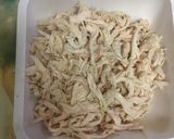 รูปขั้นตอนการทำที่ 1 ของ ขนมจีนน้ำยากระทิไก่ฉีก