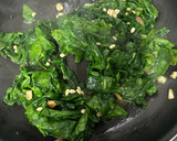Foto del paso 1 de la receta: 553. Corona de hojaldre de espinacas con salsa de atún (principal verdura)