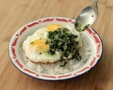 A picture of step 4 of Fried Egg with Scallions by Devina Hermawan.