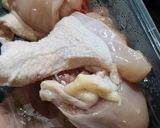 Foto langkah ke 1 dari resep Ayam kecap paprika.