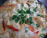 Foto langkah ke 5 dari resep Udang Tahu Masak Santan.