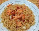 Foto langkah ke 5 dari resep Bihun Goreng Udang.