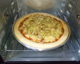 Foto langkah ke 8 dari resep Simple Pizza Rumahan.