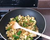 A picture of step 3 of Shredded chicken curry.