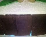 Foto langkah ke 3 dari resep Bolu hias pagar coklat.