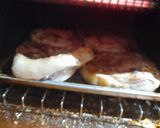 Foto del paso 4 de la receta: Carré marinado a caballo, zanahoria, fideos dorados y perejil