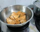 A picture of step 5 of Tasty khasta Nimki mathari with masala tea.