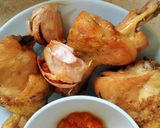 Foto langkah ke 3 dari resep Bening Bayam Jagung + Ayam Goreng Bawang.