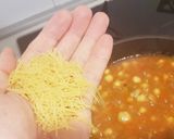 Foto del paso 9 de la receta Garbanzos con Almejas y Fideos "entomataos"