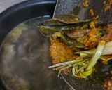 Foto langkah ke 2 dari resep Soto Ayam Bumbu Kuning.