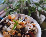 Hình bước làm 4 của món Nghêu xào sả ớt