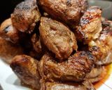 Foto del paso 1 de la receta: Galtas ibéricas con orejones y ciruelas