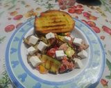 Foto del passaggio 3 della ricetta "Insalata" con tonno, feta e verdure grigliate