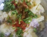 A picture of step 4 of Bottle gourd (lauki) Paratha with fried soya chunks and aloo tikki.