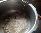A picture of step 1 of Aloo chane ki tahiri.