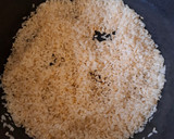 Foto del paso 2 de la receta: Arroz rojo con chícharos