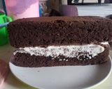 Foto langkah ke 9 dari resep Bolu Coklat Lapis Strawberry.
