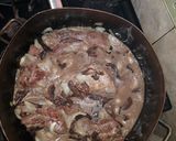 Foto del paso 2 de la receta: Colita de cuadril al vino blanco con hongo de pino