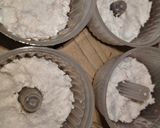 Foto langkah ke 4 dari resep Kue Putu dengan Cetakan.