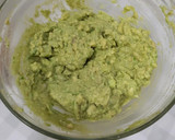 Foto del paso 1 de la receta: Bombas de salmón con aguacate (entrante de fiesta)