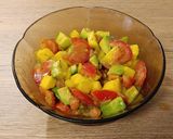Foto del paso 4 de la receta: Ensalada de salmón, aguacate y mango