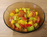 Foto del paso 4 de la receta: Ensalada de salmón, aguacate y mango
