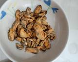 Foto langkah ke 1 dari resep Mix Seafood Saus Padang.