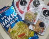 વેજીટેબલ હક્કા નુડલ્સ (Veg Hakka Noodles Recipe In Gujarati) રેસીપી સ્ટેપ1ફોટો