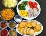 मोनाको बिस्कुट सेव पूरी (Monaco Biscuit Sev Puri recipe in Hindi) रेसिपी चरण 1 फोटो