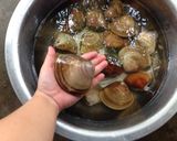Hình bước làm 2 của món Canh ngao nấu rau tập tàng