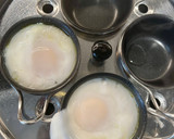 Foto del paso 3 de la receta: Espárragos trigueros en la airfryer con huevos poché