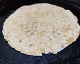 A picture of step 2 of Dal- oats paratha.