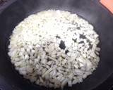 Foto del paso 2 de la receta: Risotto de alcachofas de bote