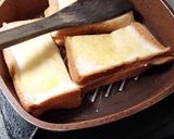 Foto langkah ke 4 dari resep Roti Abon Keju.