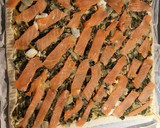 Foto del paso 3 de la receta: Tarta salada de majaillo de acelgas con salmón ahumado
