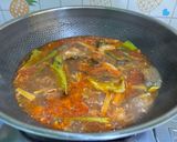 Foto langkah ke 4 dari resep Ikan salem kuah asam segar.