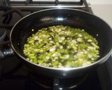 Foto del paso 6 de la receta Escarola con aguacate y ajos tiernos