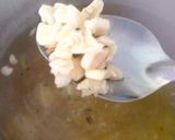 Foto del paso 3 de la receta: Pozole blanco de pollo (con maíz precocido)
