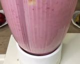 A picture of step 1 of Strawberry Banana Milkshake.