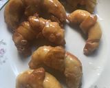 Foto del paso 6 de la receta: Masa de churrinches original chilena con forma de medialuna