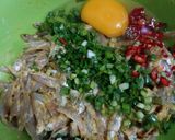 Foto langkah ke 2 dari resep Bakwan Ikan Bilis / Ikan Teri.