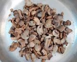 عکس مرحله 3 از دستور سس قارچ
