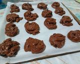 Foto langkah ke 2 dari resep Raisin chocolate soft cookies.