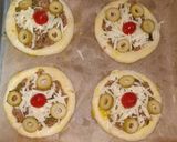 صورة لخطوة 1 من وصفة ميني بيتزا بطماطم الكرز