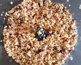 Une image de l'étape 1 de Barres de granola aux cranberries.