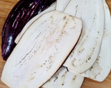 Foto del paso 2 de la receta: Canelones de berenjena rellenos de queso feta y ricotta