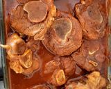Foto del paso 6 de la receta: Chamorros adobados al horno