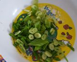 A picture of step 5 of Bean Sprout Salad.