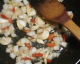 Foto langkah ke 3 dari resep Tumis Udang saos tiram pedas.