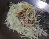 Foto langkah ke 3 dari resep Oseng Pepaya Muda.